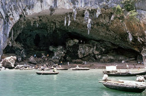 Nhiều đảo có những hang động tuyệt mỹ, hớp hồn bất cứ ai có dịp ghé thăm.