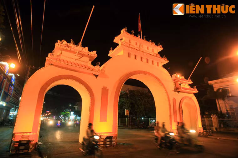 Ngày nay, cổng Tam quan được coi là biểu tượng của thành phố biển Rạch Giá..