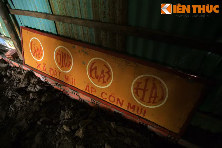 Có rất nhiều lăng Ông Nam Hải được lập dọc theo vùng bờ biển Việt Nam, nhưng lăng ở Cồn Mũi có lẽ là đơn sơ nhất. Người dân trong vùng mong muốn lăng Ông sẽ được xây dựng khang trang trong tương lai để phục vụ nhu cầu tín ngưỡng cũng như du lịch ở vùng cực Nam đất nước.