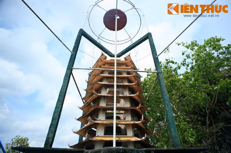 Cửu trùng đài là tòa tháp bát quái có 9 tầng, nơi hội tụ linh khí trời đất.