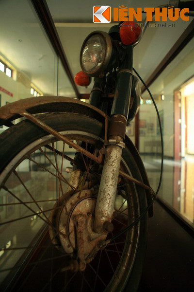 Chiếc xe gắn máy tướng Nguyễn Thị Định sử dụng khi công tác tại Trung ương Cục miền Nam, tỉnh Tây Ninh trong thời kỳ chống Mỹ xâm lược.