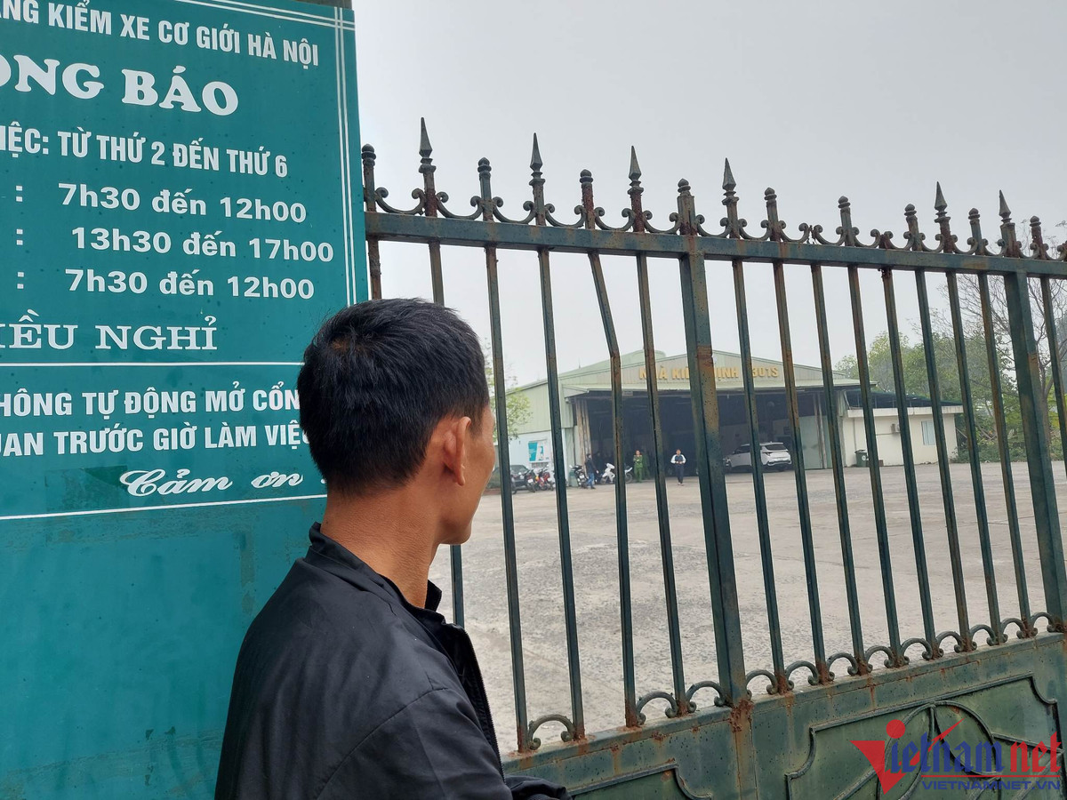 Nhieu chu xe “khoc meu“ vi Trung tam dang kiem bat ngo dong cua