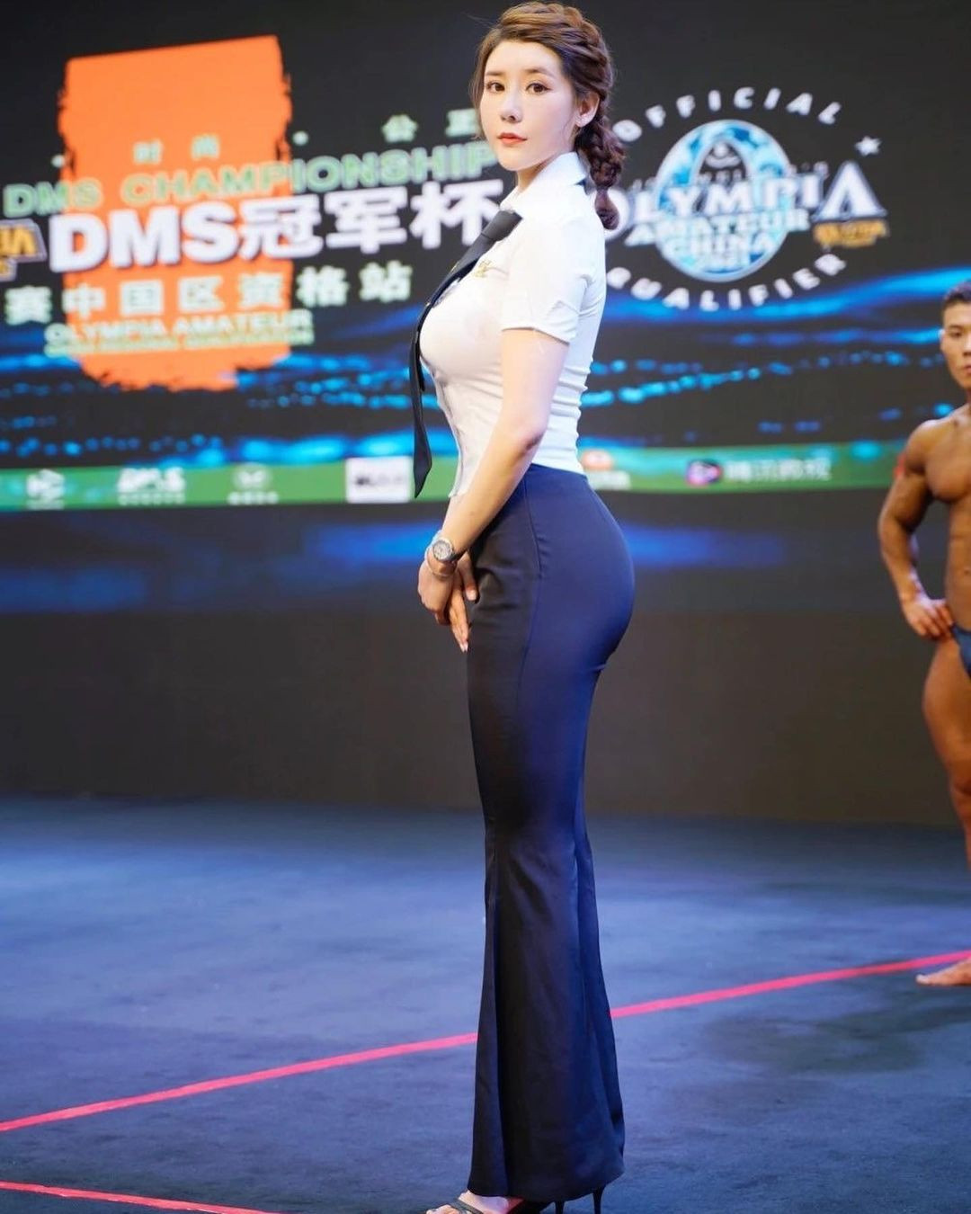 Cô từng là trợ lý tại một số cuộc thi thể hình. Hình ảnh Liu Tai Yang diện đồ công sở xuống phố đã khiến người ta gọi cô bằng biệt danh " nữ công sở" dù công việc chính của cô liên quan đến thể hình.