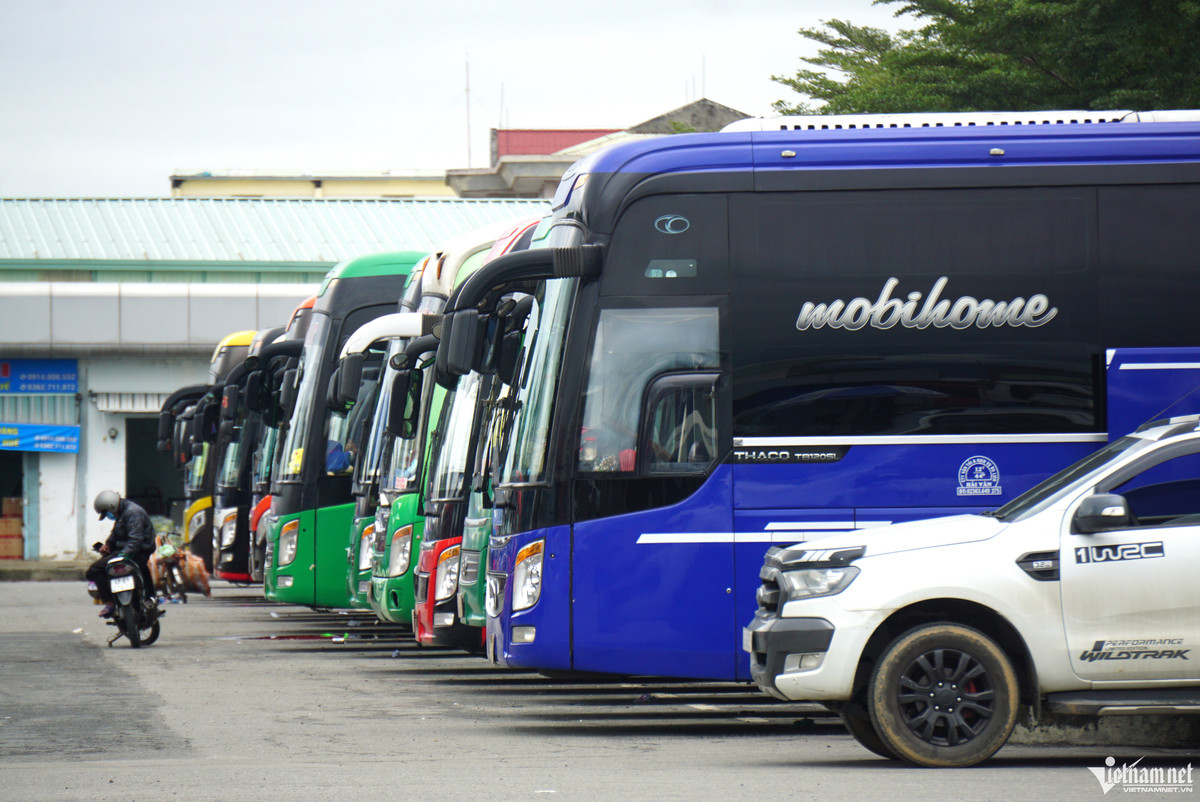 “Do mat” tim mua ve xe ve que an Tet-Hinh-2