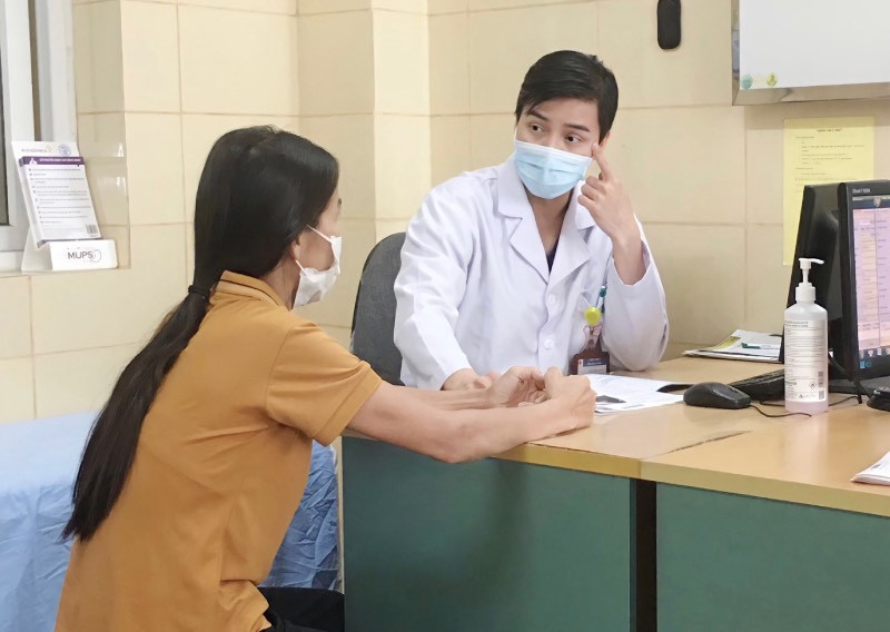 Cô gái 20 tuổi mang ổ u xơ trong tử cung Co gai 20 tuoi mang o u xo trong tu cung