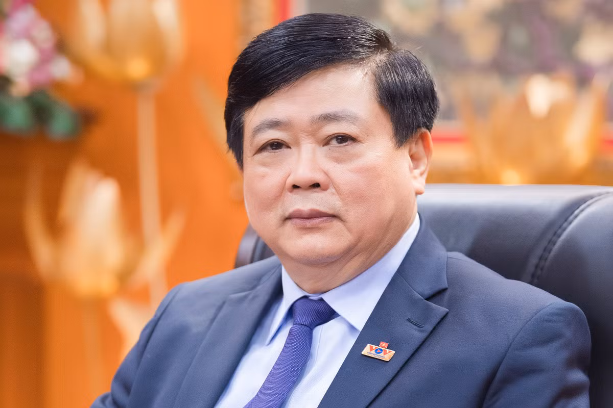 Nguyên Tổng Giám đốc Đài Tiếng nói Việt Nam Nguyễn Thế Kỷ vinh dự được nhận Huân chương Độc lập hạng Ba do Chủ tịch nước trao tặng và quyết định nghỉ hưu.