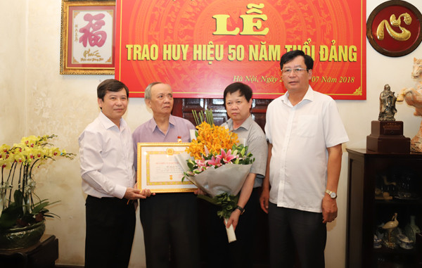 Từ năm 1961 đến năm 1965: Ông học tiếng Nga, sau đó học Khoa luật Đại học Tổng hợp Kiép, Liên Xô. Tháng 7/1965 - tháng 12/1972: Cán bộ Phòng Điều tra thẩm cứu thuộc Viện Kiểm sát nhân dân tối cao. Tháng 12/1972 - tháng 8/1975: Thư ký Viện trưởng Viện Kiểm sát nhân dân tối cao, Thư ký Đảng đoàn Viện Kiểm sát nhân dân tối cao. Tháng 8/1975 - tháng 8/1980: Học viên lớp đào tạo cán bộ trung cao cấp tại Trường Đảng cao cấp Nguyễn Ái Quốc, sau đó là nghiên cứu sinh Triết học tại Trường Đảng cao cấp Nguyễn Ái Quốc (nay là Học viện Chính trị quốc gia Hồ Chí Minh).