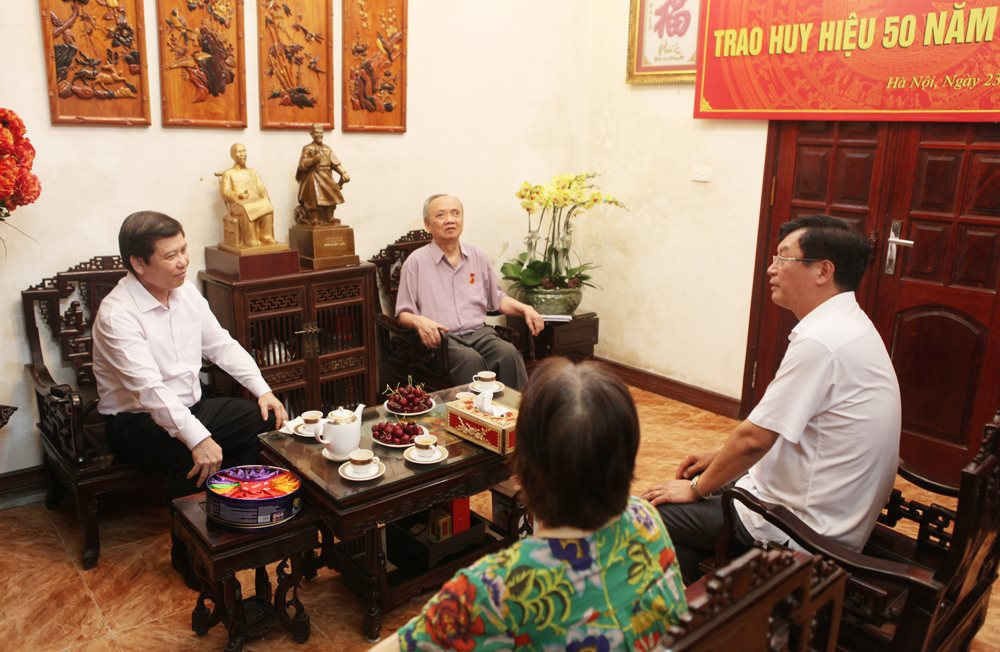 Tháng 8/1980 - tháng 8/1983: Chủ nhiệm Bộ môn nghiệp vụ công tác kiểm sát, sau đó là Thường vụ Đảng uỷ, Phó Hiệu trưởng Trường Cao đẳng Kiểm sát Hà Nội. Tháng 8/1983 - tháng 10/1986: Phó Viện trưởng Viện Kiểm sát nhân dân thành phố Hà Nội; là Phó Bí thư Đảng uỷ cơ quan từ tháng 3/1985. Tháng 10/1986 - tháng 3/1989: Thành uỷ viên, Viện trưởng Viện Kiểm sát nhân dân thành phố Hà Nội.