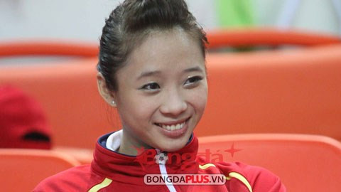 Dương Thúy Vi không chỉ là vận động viên trẻ mang về huy chương vàng đầu tiên cho TTVN tại ASIAD 17, mà hình ảnh của cô trên bục nhận huy chương còn gây ấn tượng mạnh với người hâm mộ nước nhà. Ảnh: Bongdaplus.