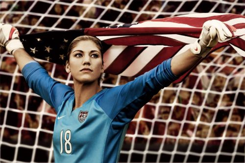 Hope Solo hiện đang rất bất mãn và lo sợ những bức ảnh nhạy cảm của mình sẽ bị lợi dụng vào những việc làm xấu như sử dụng trên các trang web khiêu dâm...