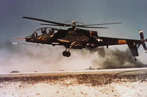 AH-56 phóng rocket.