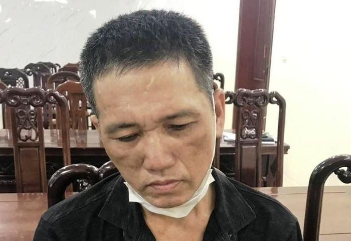 Bat ke tron truy na om sung co thu trong nha o Nghe An