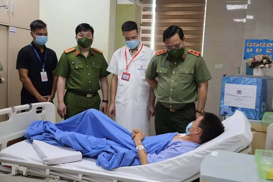 Xu ly nghiem vu “giat” Dai uy cong an nga gay xuong-Hinh-2