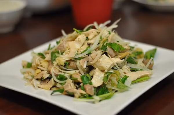 Rau ram o Viet Nam 2.000 dong/mo, sang nuoc ngoai 250.000 dong/mo-Hinh-4