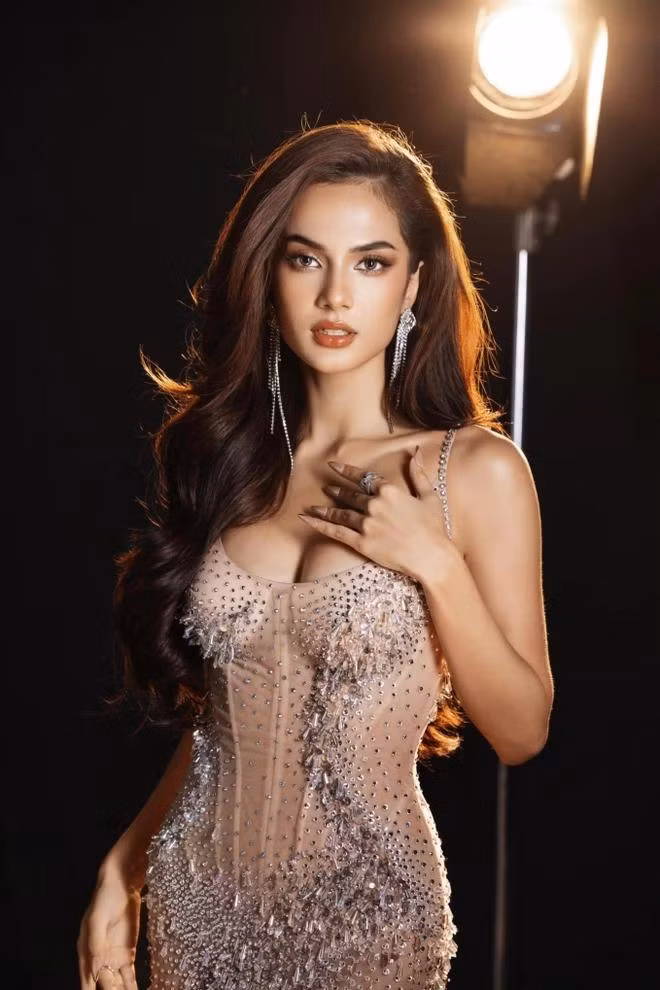 Nguoi dep lai thi hoa hau Viet Nam: Ban khoan ve tinh 