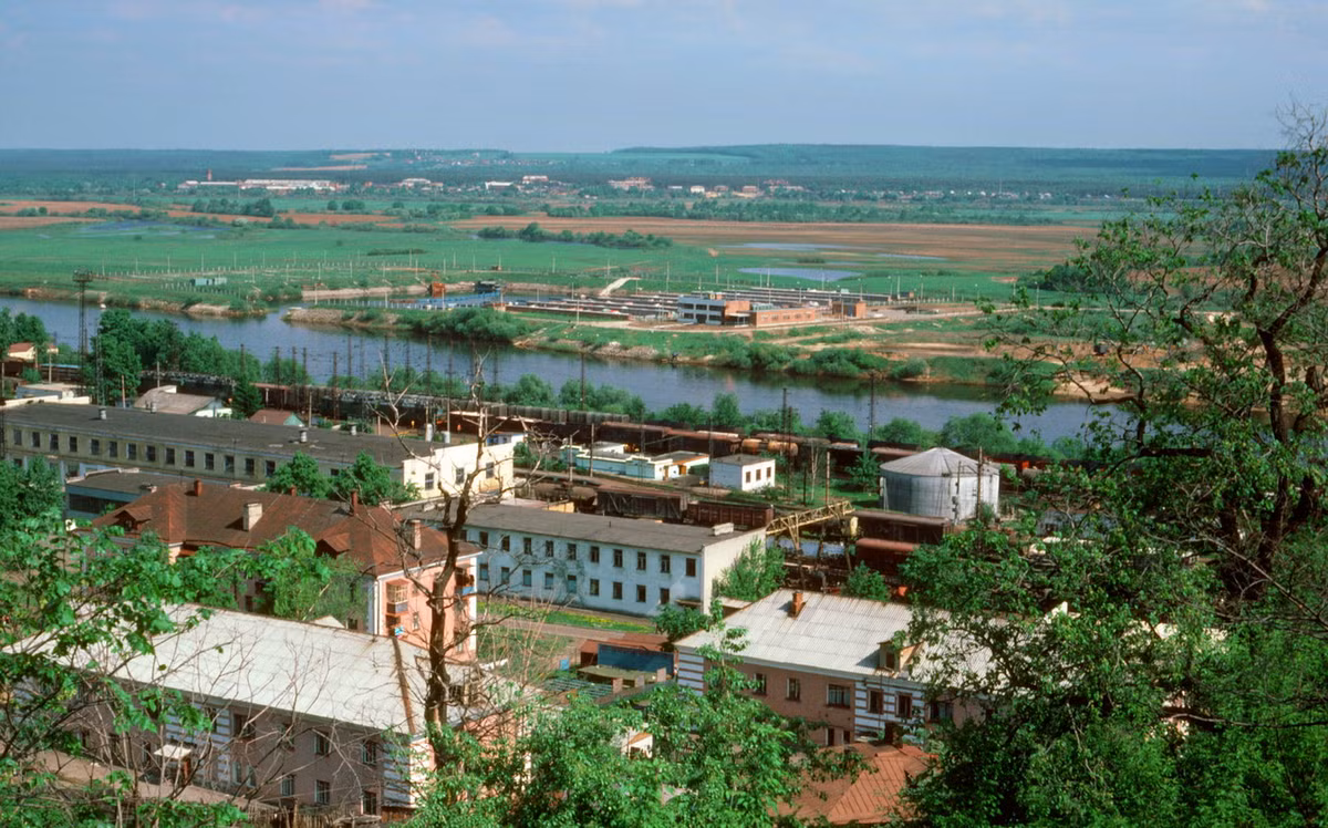 Một nhà máy nằm bên sông Klyazma ở Vladimir.