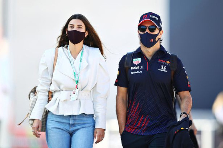 Nhung bong hong xinh dep “thoi lua” cho duong dua F1-Hinh-2