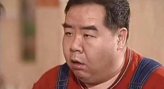 Ngoi sao 'Hoang Phi Hong': Dong phim 18+ tra no