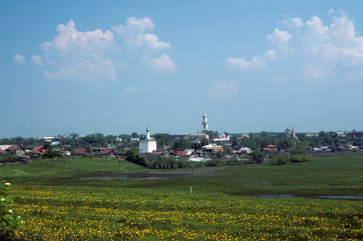 Khung cảnh thôn quê yên bình ở Suzdal, thị trấn nằm cách Moscow 90 km về phía Đông, Liên Xô năm 1985. Ảnh: Gerald Leonard Flickr.