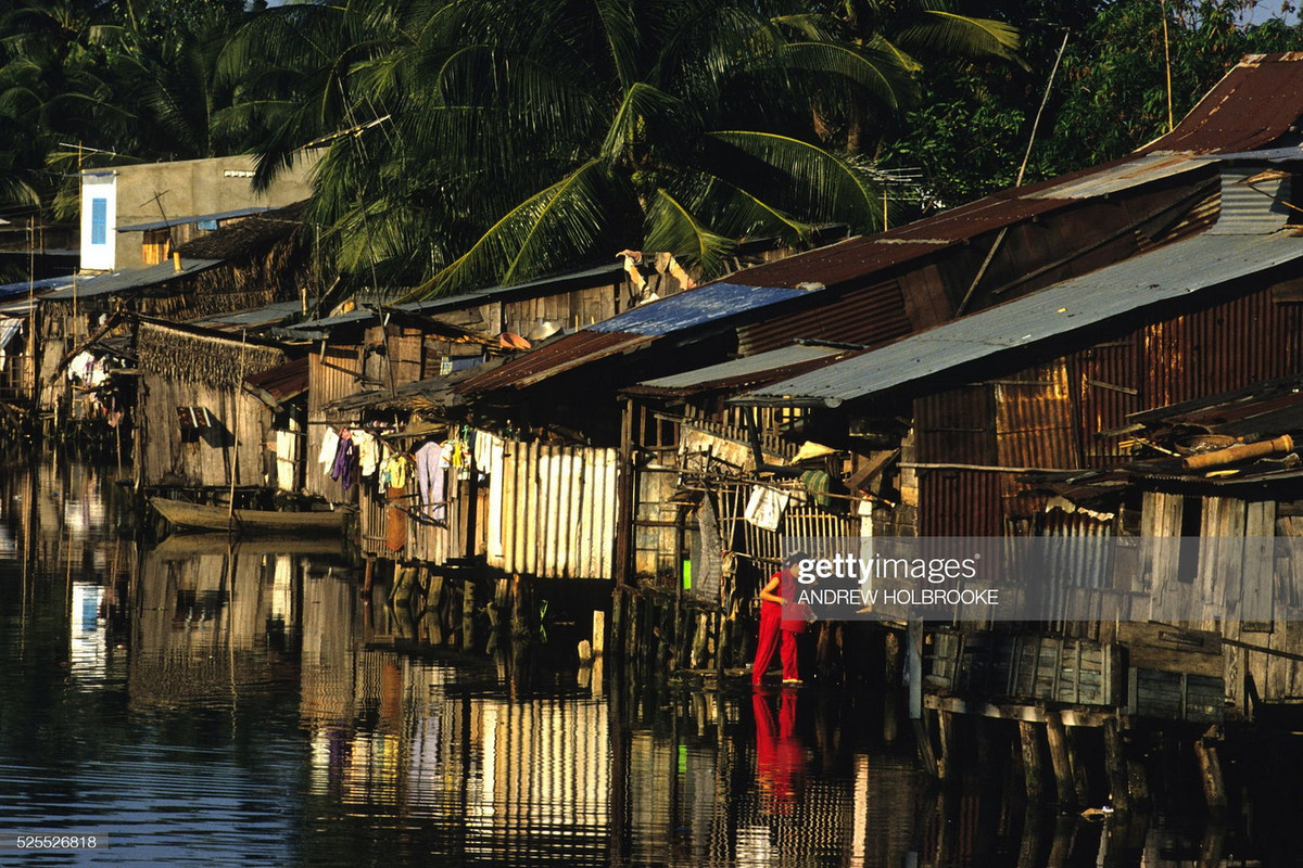 Cận cảnh những ngôi nhà trên mặt nước của cư dân Thủ Thiêm.