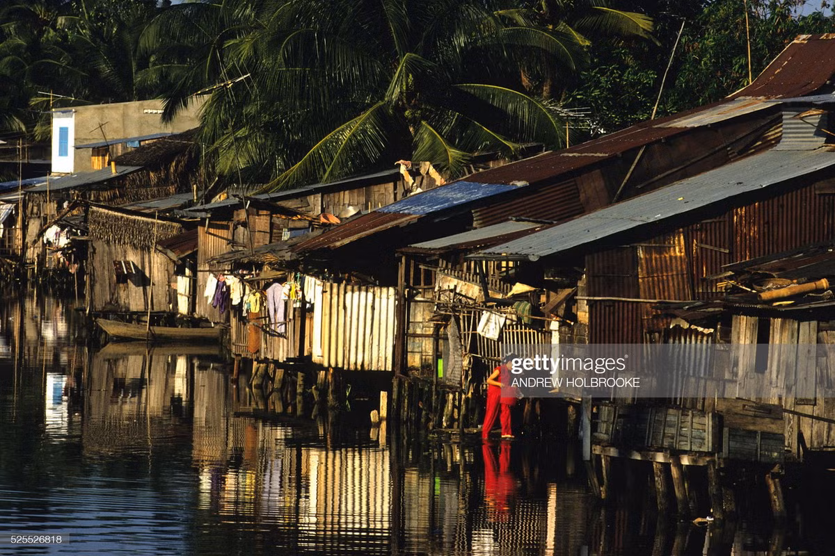 Cận cảnh những ngôi nhà trên mặt nước của cư dân Thủ Thiêm.