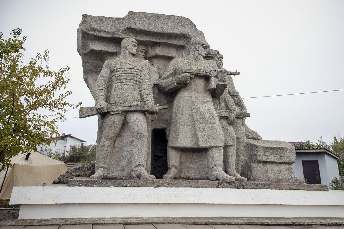 Thành phố Odessa. Ngày 13/8/1941 quân Romania và Đức bao vây thành phố bằng đường bộ, chặn đường tiếp viện của hải quân. Trước sức mạnh áp đảo của kẻ thù, các chiến sĩ Hồng quân và người dân Odessa đã kiên cường chiến đấu trong suốt 73 ngày đêm. Ảnh: УСИ Online.