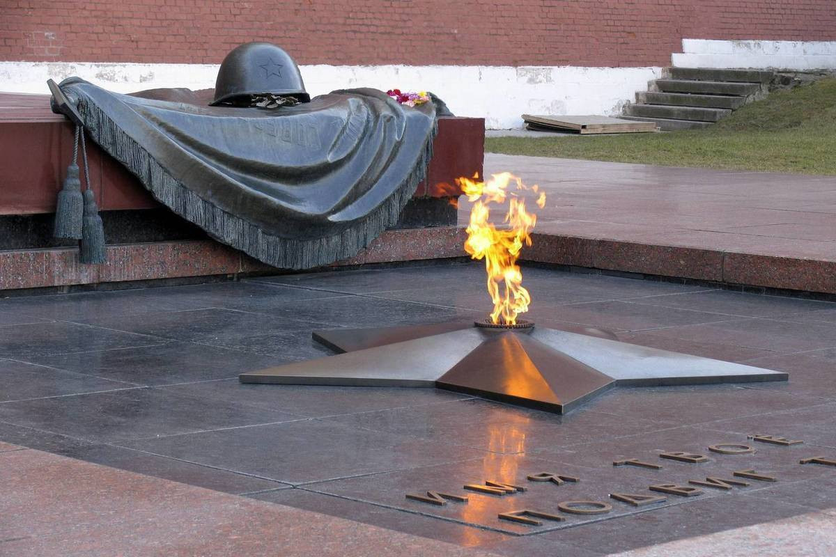  Thành phố Moskva. Phát-xit Đức đã lên kế hoạch đánh bại Moskva ngay trong vài tháng đầu tiên của cuộc chiến. Từ ngày 30/9-20/4/1942, dù lực lượng không cân bằng, quân đội Liên Xô chiến đấu với sự kiên trì phi thường và lòng dũng cảm đã dành chiến thắng vẻ vang, khiến kế hoạch chiến tranh thần tốc của Đức Quốc xã thất bại thảm hại. Ảnh: Mk.ru.