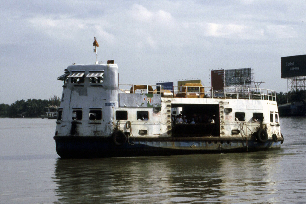 Hình ảnh khác về chuyến phà kết nối khu vực trung tâm TP. HCM với bán đảo Thủ Thiêm.