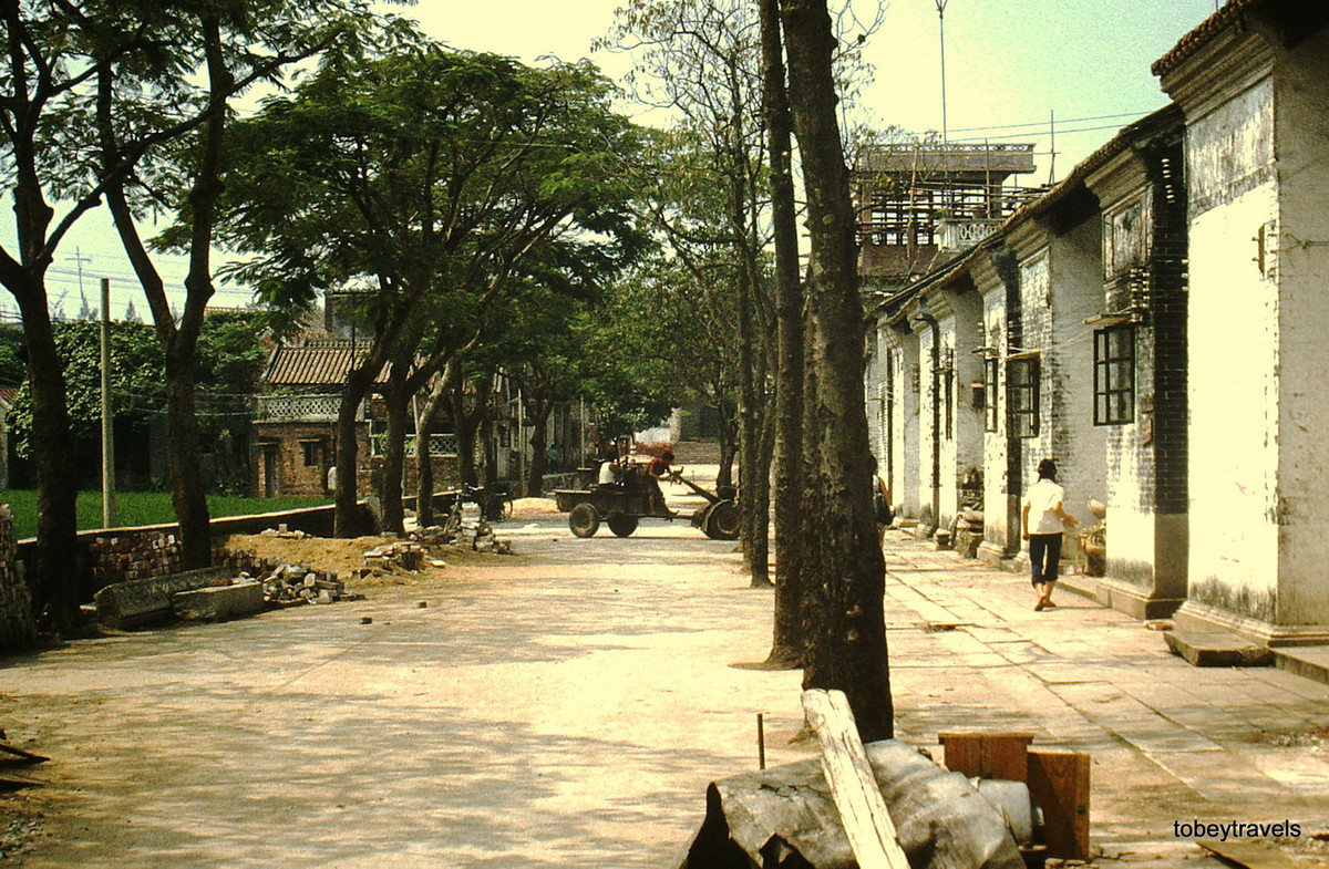 Khu nhà của một hợp tác xã nông nghiệp, ngoại ô Quảng Châu.