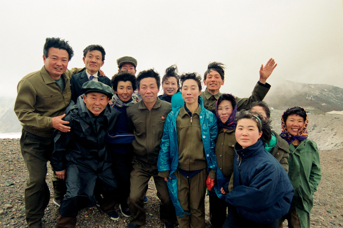 Nhóm du khách Triều Tiên trên núi Trường Bạch.