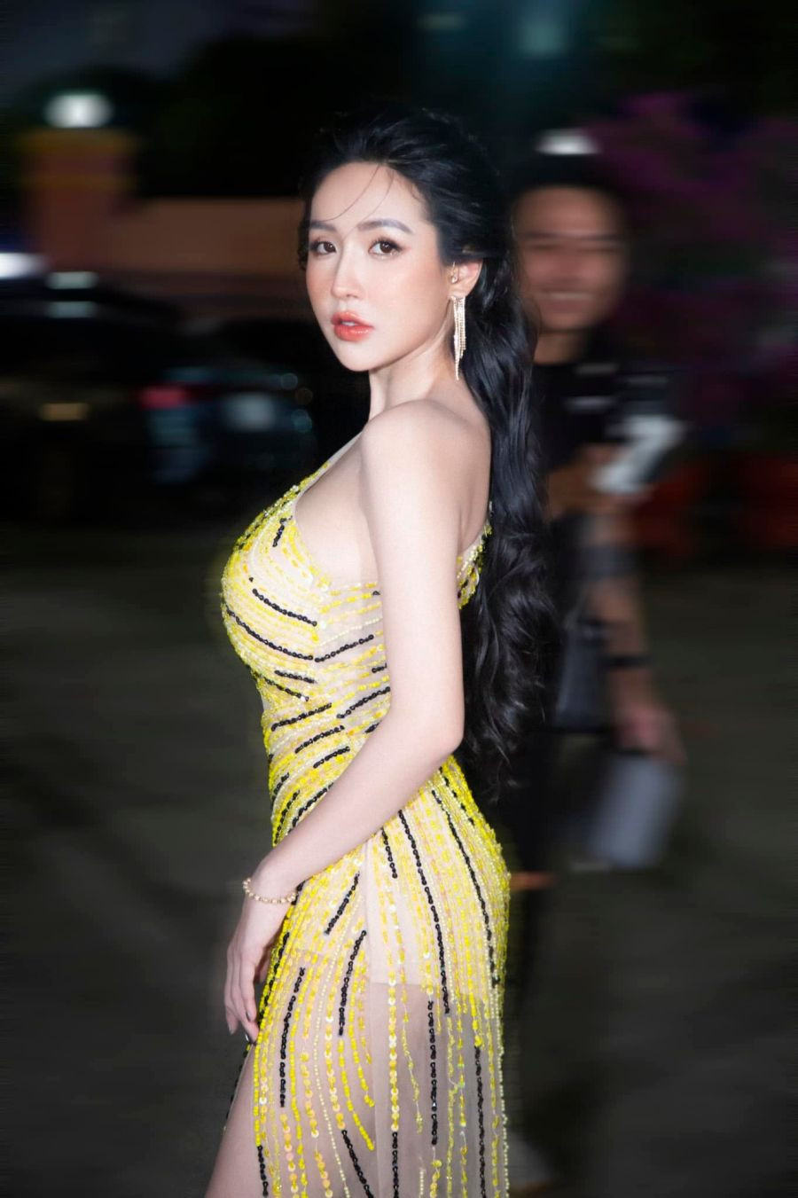 “Ba trum nong san” Binh Thuan: Mac kin hay ho deu goi cam tuyet doi