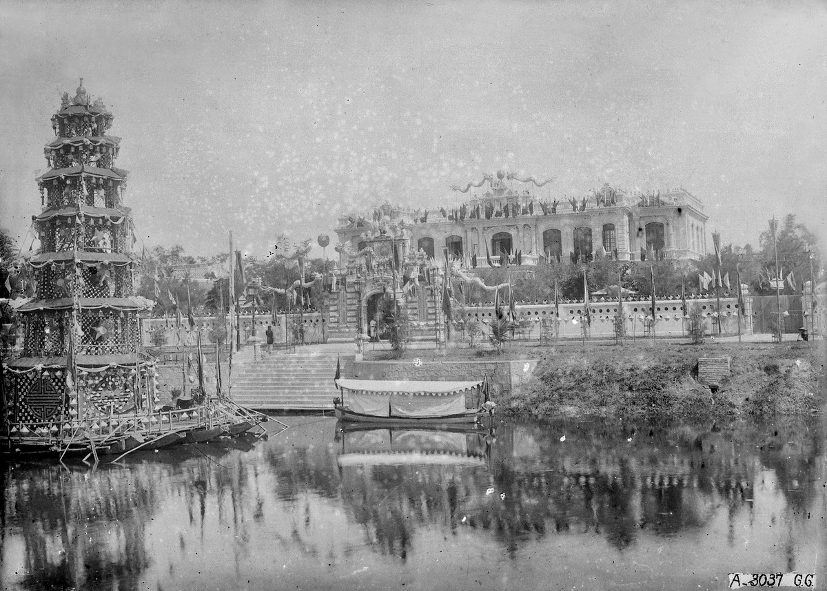 Cung An Định được trang hoàng để mừng sinh nhật của thái hậu.