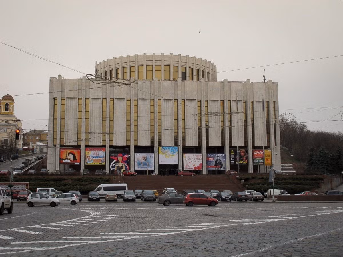 Tòa nhà Bảo tàng Lenin, mở cửa năm 1982, này là trung tâm hội nghị và triển lãm quốc tế.