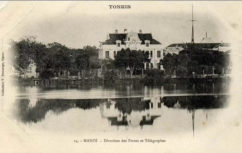 Bưu điện Hà Nội góc nhìn từ H Gươm.