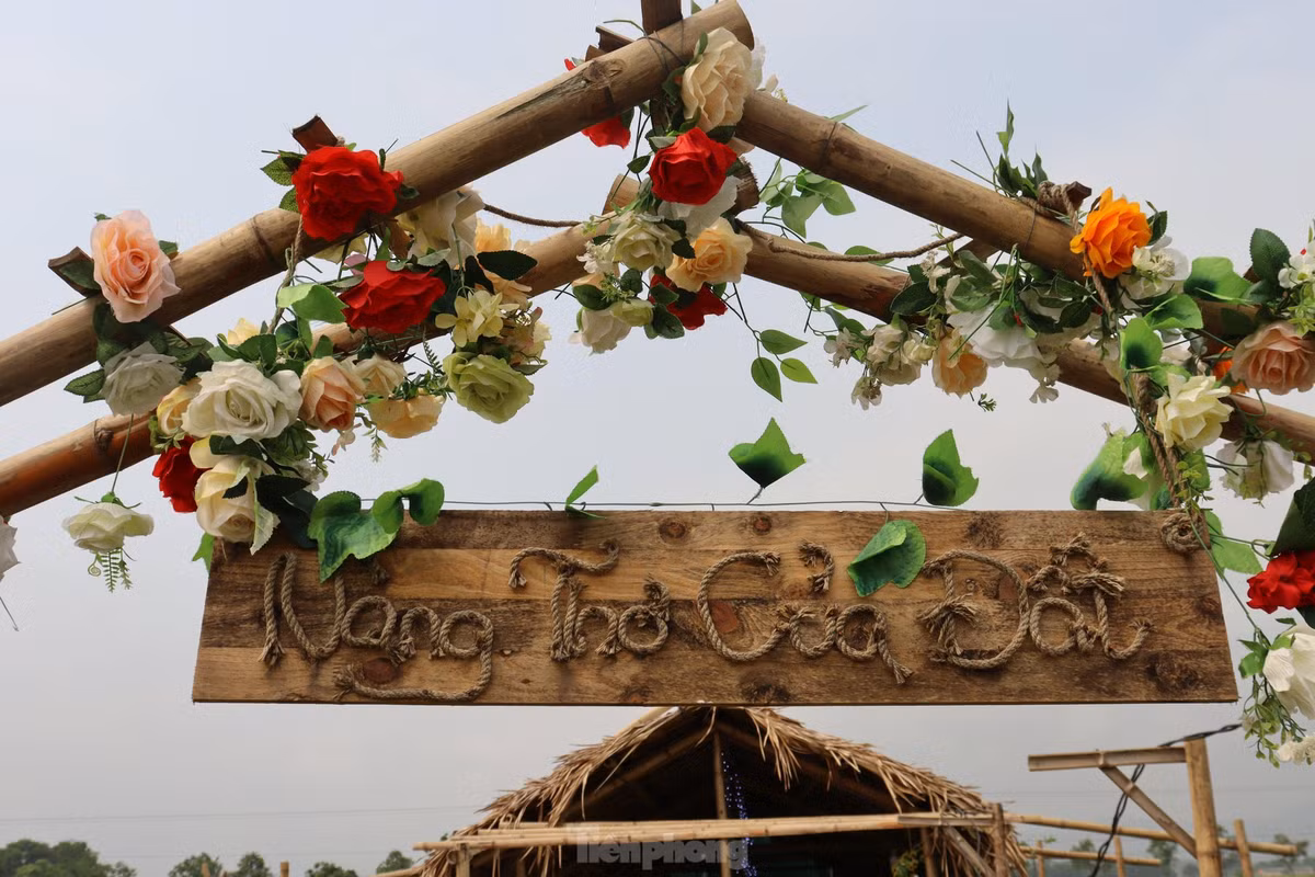 Là cô gái thích sáng tạo và không chịu “dậm chân tại chỗ”, chị Hằng đã đổi mới cách phát triển. Từ một mô hình “thuần nông sản” hiện giờ đã có thêm một quán cafe và nhiều điểm check in rất đẹp để tạo thêm thu nhập. #