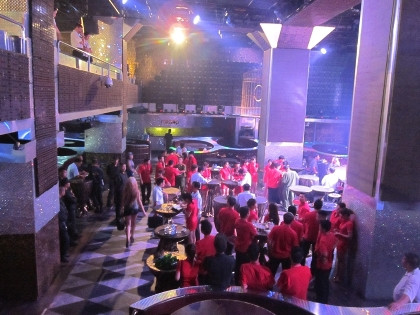 Tại vũ trường này cũng từng xảy ra một vụ nổ súng khiến bảo vệ Trần Văn Nghiêm bị bắn trọng thương khi lao vào can ngăn hai nhóm đang tấn công nhau.