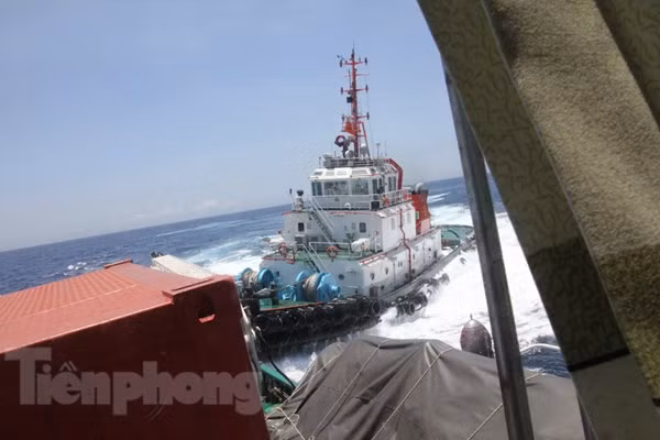 Trước đó tàu Hữu Liên 9 đã đâm tàu HP-926 với góc 90 độ, khiến tàu HP-926 hư hại nặng.