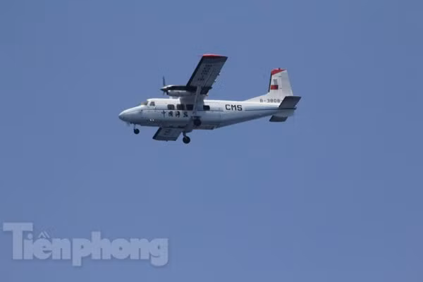 Máy bay tuần thám hải giám B3808 xuất hiện tại khu vực Trung Quốc hạ đặt trái phép giàn khoan Hải Dương 981 trên vùng biển của Việt Nam.