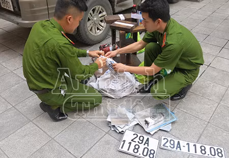 Tang vật thu giữ.