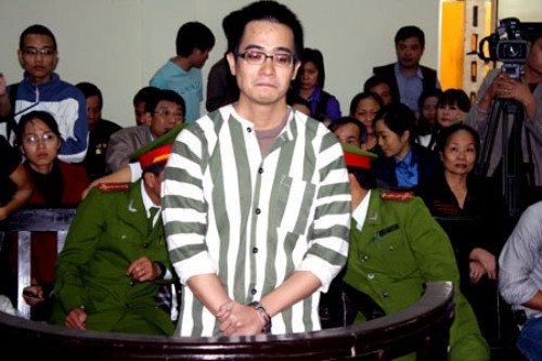 Vụ trọng án Nguyễn Đức Nghĩa chặt đầu người yêu phi tang tại chung cư G4 Trung Yên, Cầu Giấy, Hà Nội đã gây chấn động dư luận trong thời gian dài bởi sự tàn bạo và kịch tích của nó, hơn nữa hung thủ là là một trí thức từng học trường ĐH Ngoại thương danh tiếng.