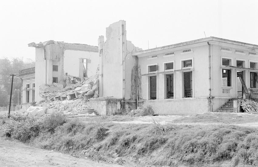 Ngày 17/2/1979, địch dùng bộc phá, thuốc nổ, đại bác bắn vào khu mỏ Apatít Lào Cai (tỉnh Hoàng Liên Sơn), phá hủy toàn bộ khu mỏ. (Ảnh: Nguyễn Trân/TTXVN).