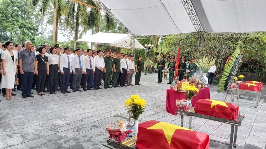 Lễ truy điệu và an táng hài cốt liệt sỹ tại Nghĩa trang Liệt sỹ Quốc gia Vị Xuyên (huyện Vị Xuyên, Hà Giang), ngày 17/9/2020. (Ảnh: Nguyễn Chiến/TTXVN)