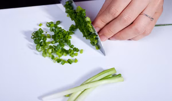 Loai rau gia vi de trong day lui ung thu, giup xuong chac khoe-Hinh-3