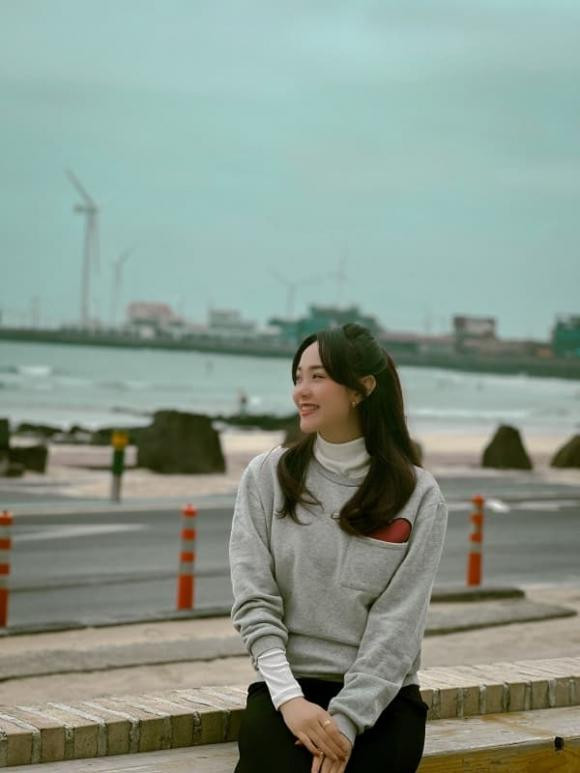 Song song đó, Minh Hằng cũng cập nhật tình hình sức khỏe hiện tại và suy nghĩ của bản thân trong thời điểm mang thai con đầu lòng.