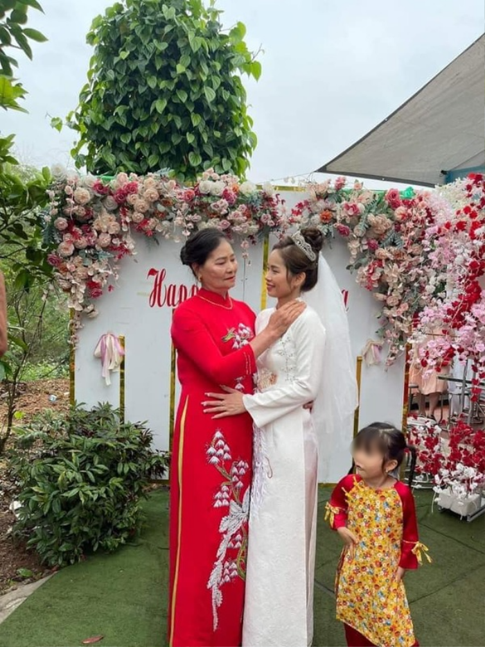 Mẹ chồng gả con dâu đi lấy chồng mới khiến nhiều người cảm phục - Hình 5 Me chong ga con dau di lay chong moi khien nhieu nguoi cam phuc-Hinh-5