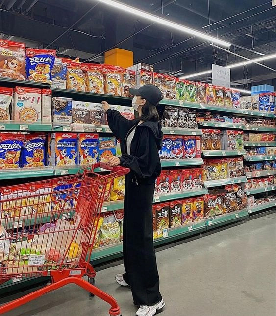 Tai sao toi sieu thi mua bo rau, ra ve hoa don len tien trieu?