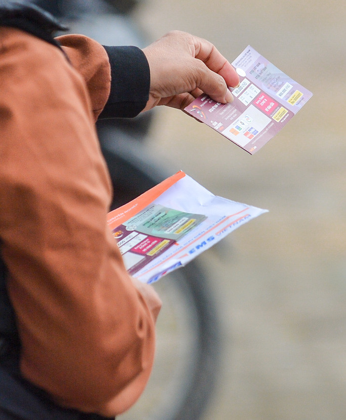 Phe ve “meo mat” vi gia giam kich san van it nguoi mua-Hinh-4