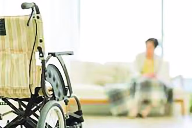 Dua bo me chong vao vien duong lao: Toi bat hieu?