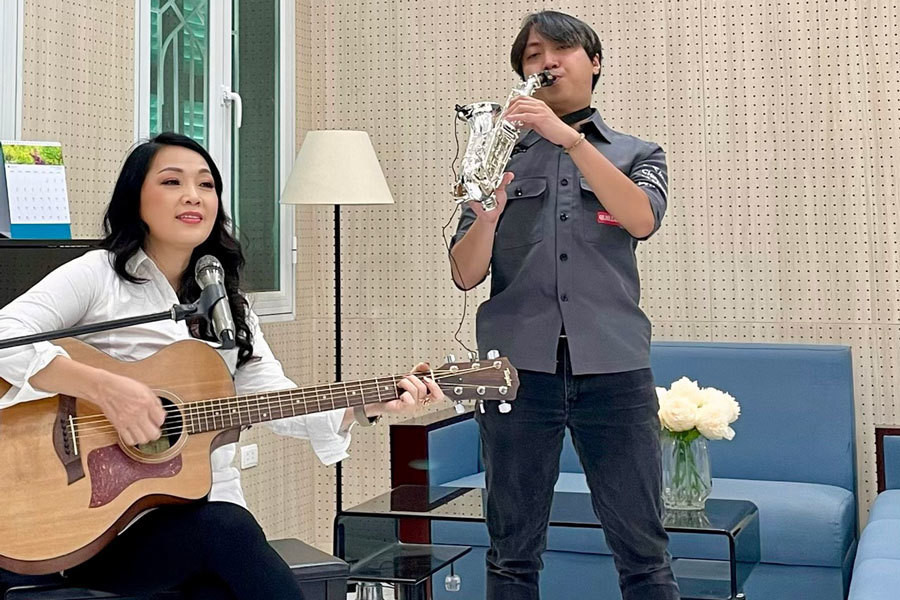 Nhan sac tre mai khong gia cua NSND Thai Bao o tuoi U60-Hinh-18