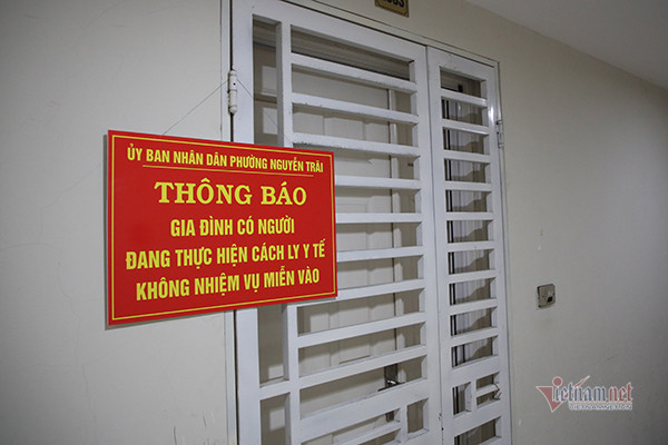 Ly do Ha Noi con de dat chuyen cach ly F1 tai nha?